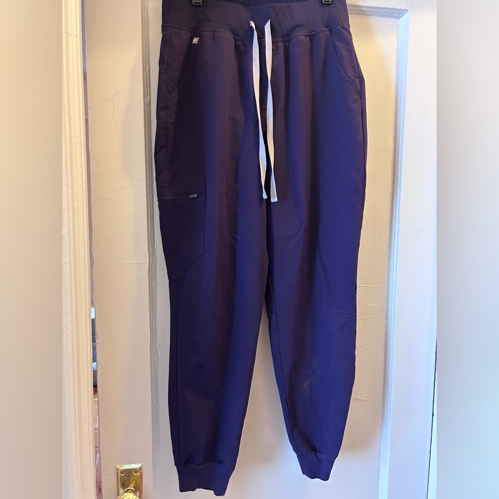 Women’s Figs jogger scrub pants